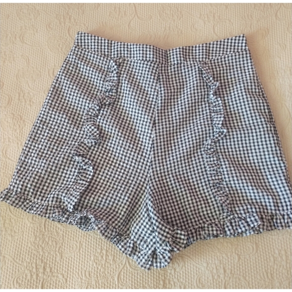 Fashion Nova Pants - High Waisted Houndstooth Ruffle Shorts
